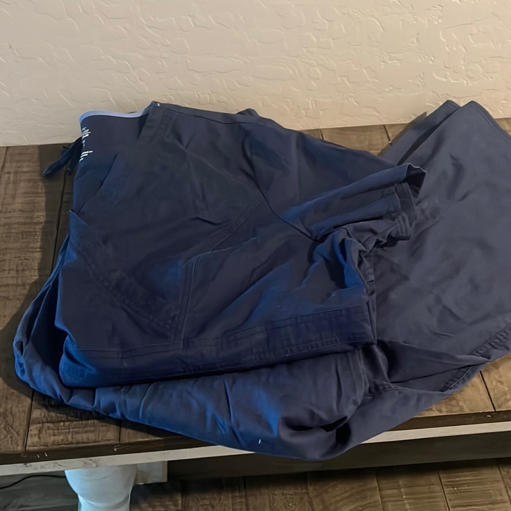 Navy blue scrubs 2x top bottom xl